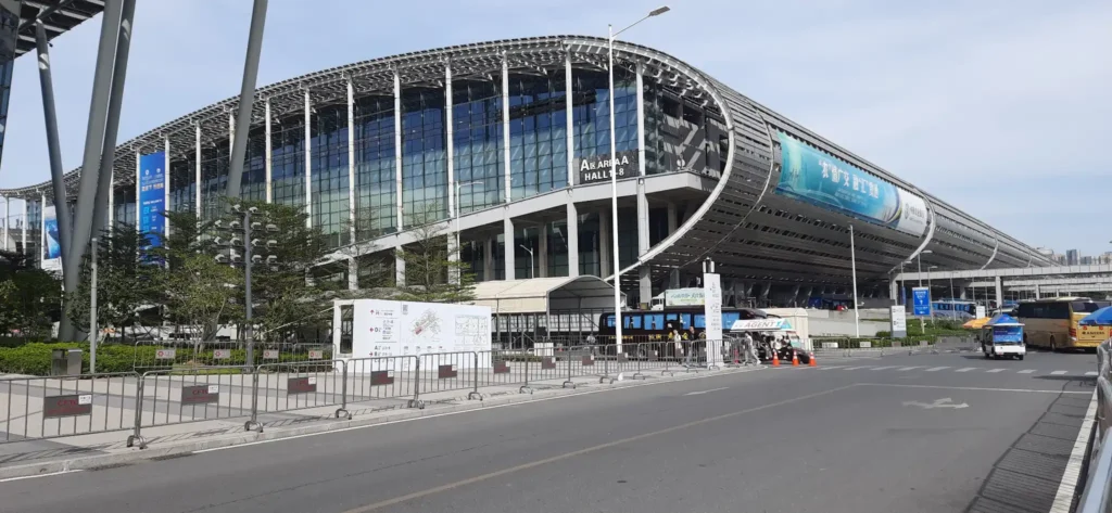 Comparing the Canton fair vs. the Yiwu Market during a sourcing visit